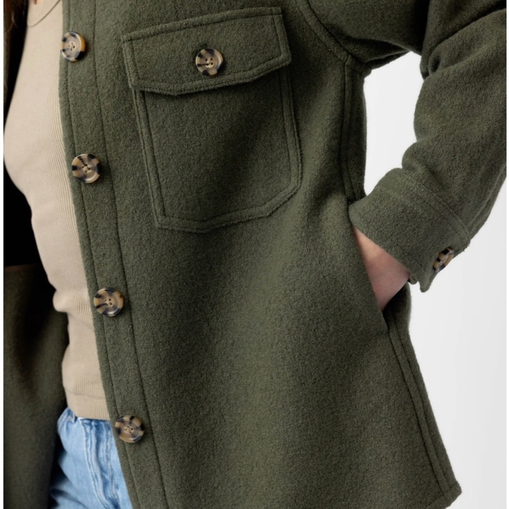 Cozy Earth Women’s Olive Green Bouclé Shacket Size Large